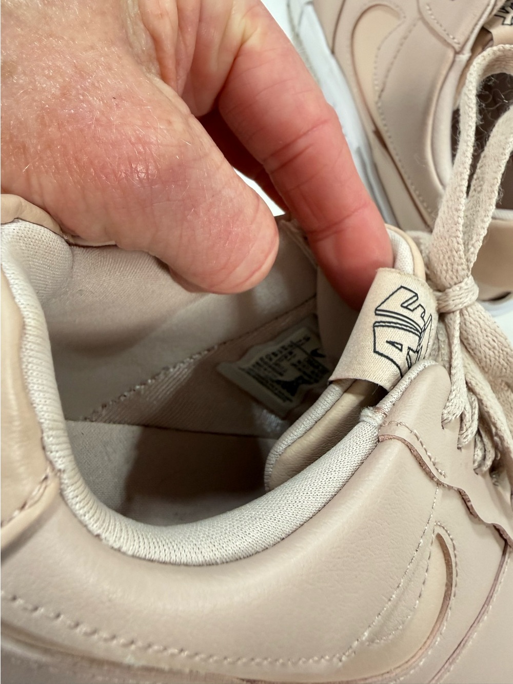 NIKE WOMEN'S blush/taupe Air Force 1 Low top sneaker size 7 - Picture 8 of 9